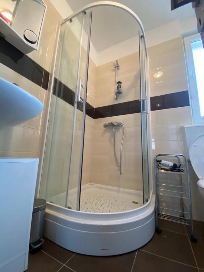 Apartman Erika Nin Bagian luar foto