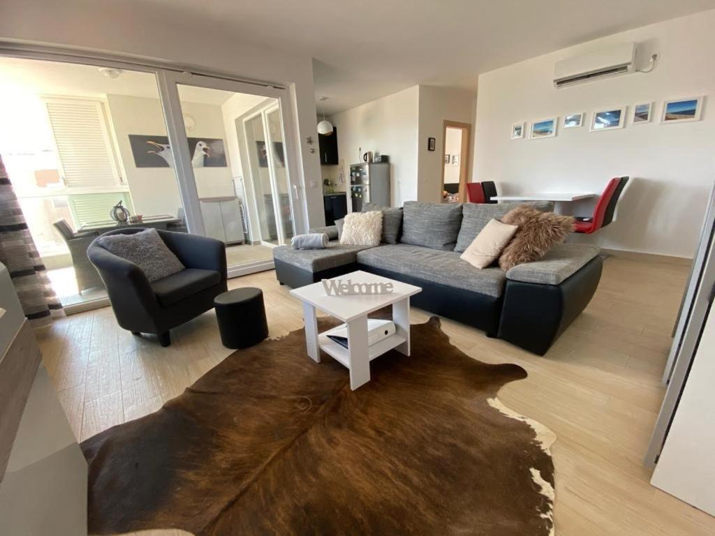Apartman Erika Nin Bagian luar foto